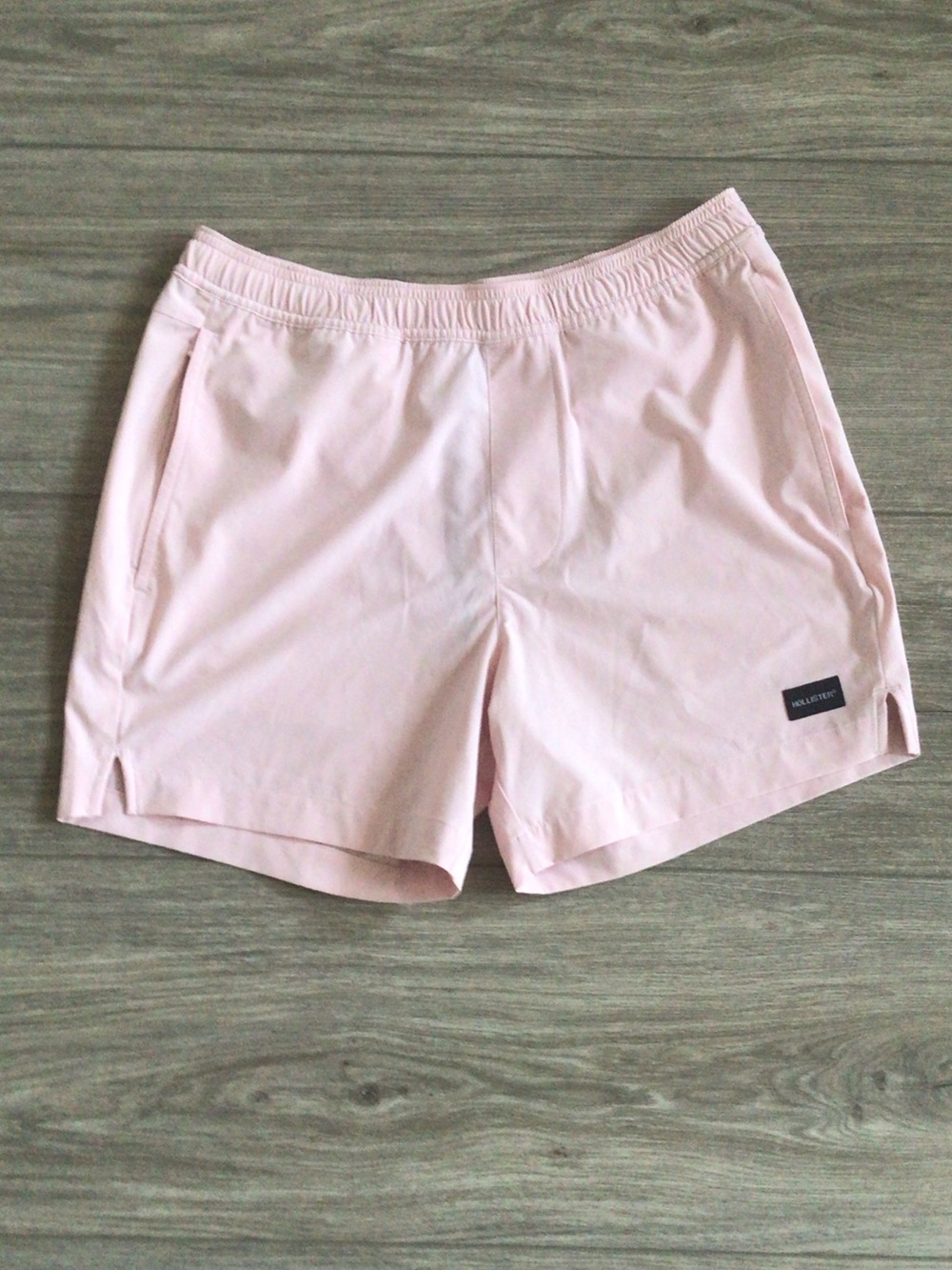 Hollister Men's S Pale Pink Elastic Waist Shorts